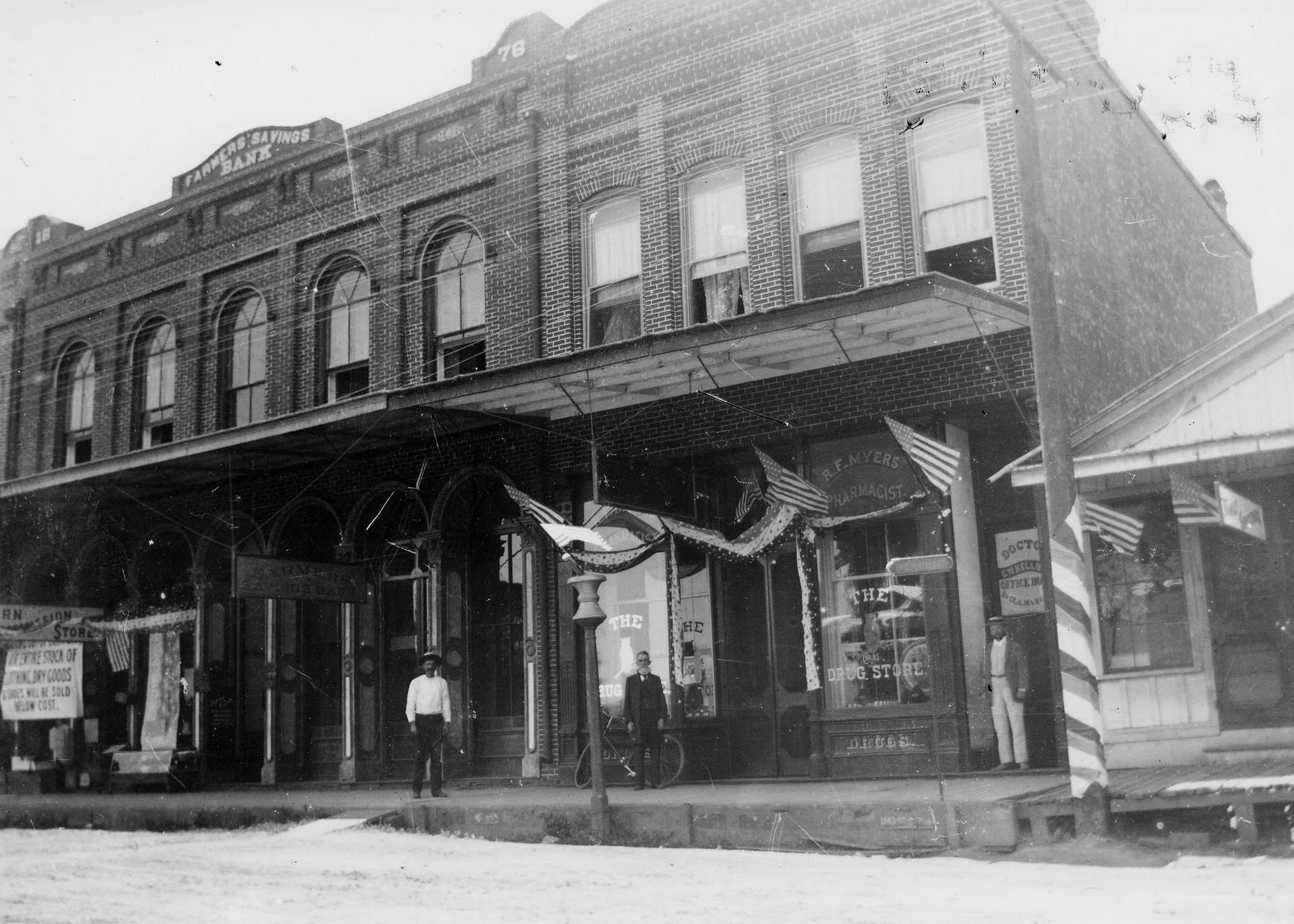 Farmers Bank 175 N. Main circa 1925